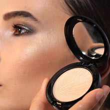 Load image into Gallery viewer, Focallure Ultra Glow Highlighter - Cruelty Free!